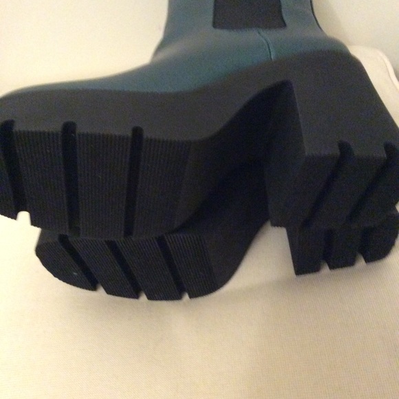 New Steve Madden Tippah lug Chelsea boot - Picture 7 of 9